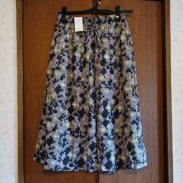SM2(サマンサモスモス)の[専用]Samansa Mos2  新品、未使用　木の実柄スカート レディースのスカート(ひざ丈スカート)の商品写真