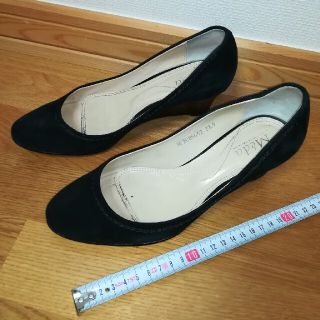 メダ(MEDA)の✨MEDA メダ スエード黒色のパンプス23.5(ハイヒール/パンプス)