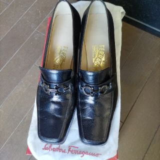 サルヴァトーレフェラガモ(Salvatore Ferragamo)のサルバトーレフェラガモパンプス(ハイヒール/パンプス)