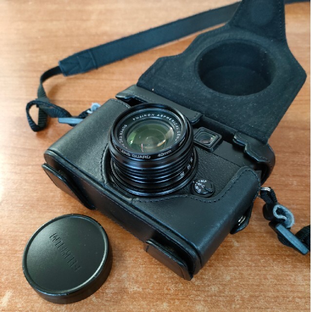 富士フィルム FUJIFILM X10 デジタルカメラ 純正ケース付き 富士フィルム FUJIFILM X10 デジタルカメラ 純正ケース付き