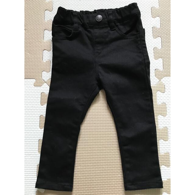 F.O.KIDS(エフオーキッズ)の80㎝　デニムパンツ　ズボン　エフオーキッズ　子ども　男の子　女の子　黒　無地 キッズ/ベビー/マタニティのベビー服(~85cm)(パンツ)の商品写真