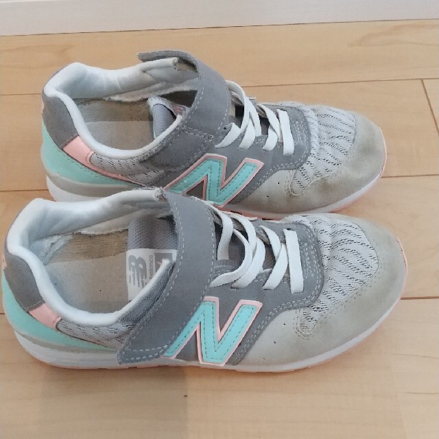 New Balance(ニューバランス)のnewbalance996キッズスニーカー22cm キッズ/ベビー/マタニティのキッズ靴/シューズ(15cm~)(スニーカー)の商品写真