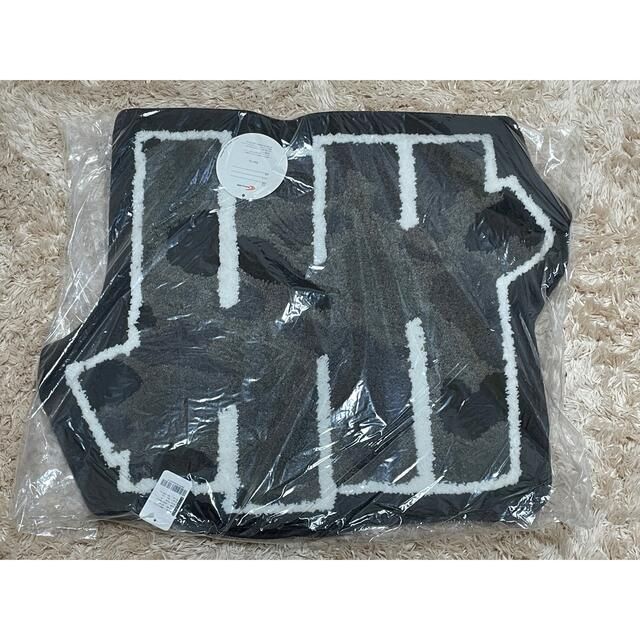 undefeated ラグマット ICON RUG