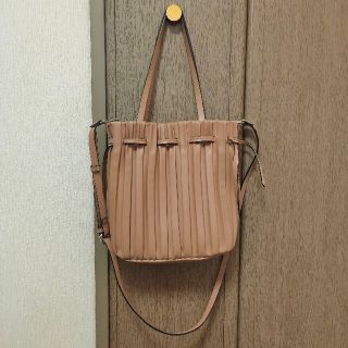 ザラ(ZARA)のZARA プリーツバッグ(ショルダーバッグ)