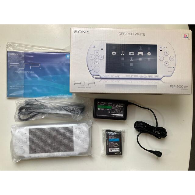 PlayStation Portable(プレイステーションポータブル)のPSP-2000 cw エンタメ/ホビーのゲームソフト/ゲーム機本体(携帯用ゲーム機本体)の商品写真