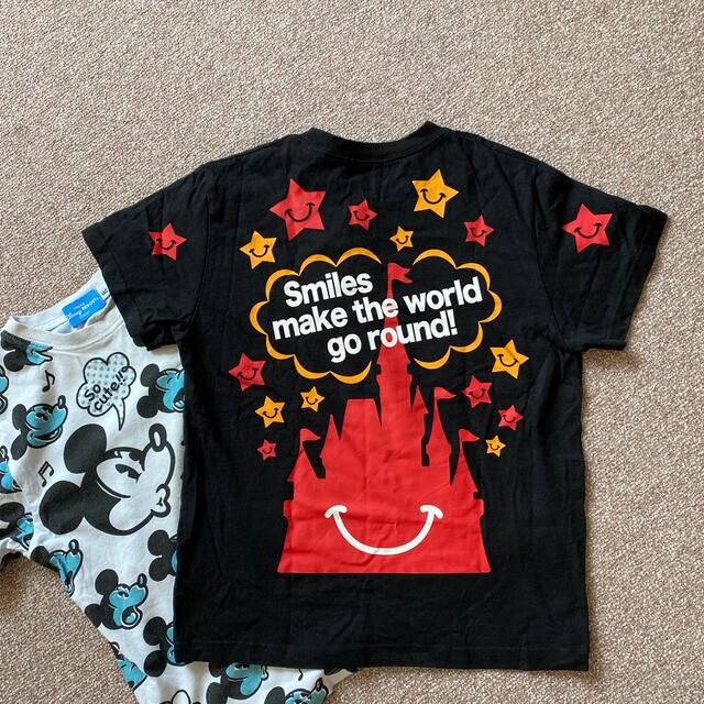 Disney(ディズニー)のディズニー　tシャツ 140センチ　半袖　ミッキー キッズ/ベビー/マタニティのキッズ服男の子用(90cm~)(Tシャツ/カットソー)の商品写真