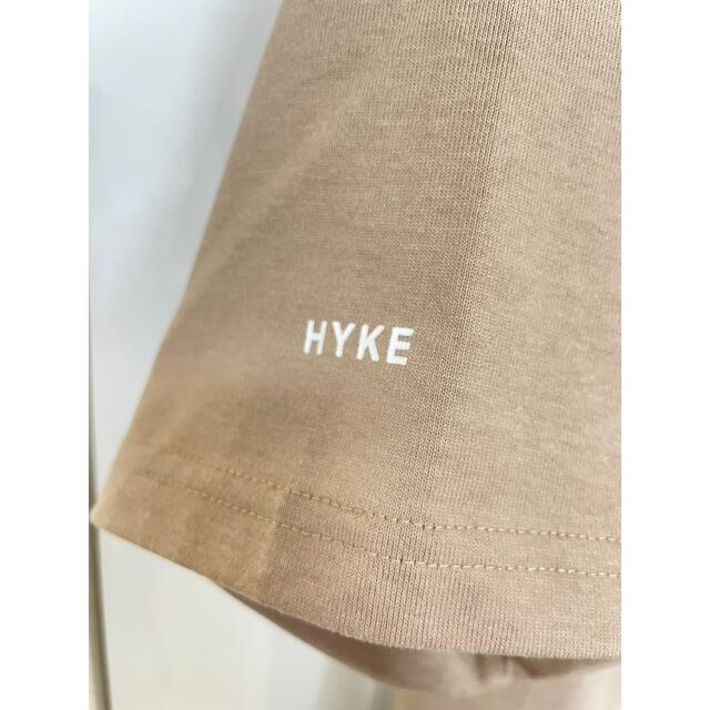 HYKE(ハイク)のhyke north face ハイク ノースフェイス Tシャツ ベージュ レディースのトップス(Tシャツ(半袖/袖なし))の商品写真