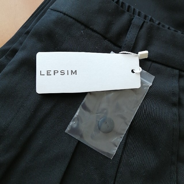 LEPSIM(レプシィム)の最終値下げ♪【新品/半額以下/タグ付き】ストレッチタックムジトラウザーパンツ レディースのパンツ(チノパン)の商品写真