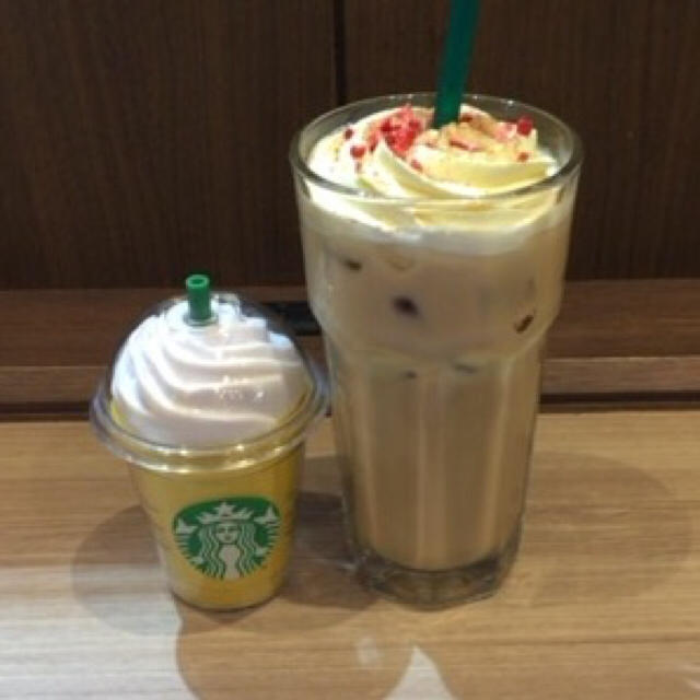 Starbucks Coffee(スターバックスコーヒー)の大人気☆スタバ好き必見 モバイルバッテリー 充電器 スマホ iPhone スマホ/家電/カメラのスマートフォン/携帯電話(バッテリー/充電器)の商品写真