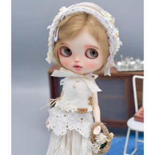 ブライス 人形 お洋服 アウトフィット 海外作家製 花A ブライス 人形 お洋服 アウトフィット 海外作家製 花A