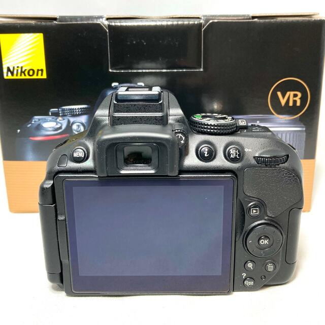 Nikon(ニコン)のNikon ニコン D5300 18-55 VRⅡ KIT 3961ショット スマホ/家電/カメラのカメラ(デジタル一眼)の商品写真