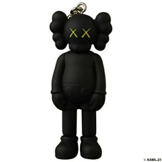 メディコムトイ(MEDICOM TOY)のKAWS TOKYO FIRST キーホルダー  ブラック(その他)