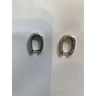 ユナイテッドアローズ(UNITED ARROWS)のOVAL PAVE ピアス(ピアス)