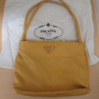 プラダ(PRADA)のPRADA　ハンドバッグ　黄色　プラダ　バッグ(ハンドバッグ)