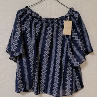 ナイスクラップ(NICE CLAUP)の匿名配送　新品タグ付き　ナイスクラップ　夏服　レディース(シャツ/ブラウス(半袖/袖なし))