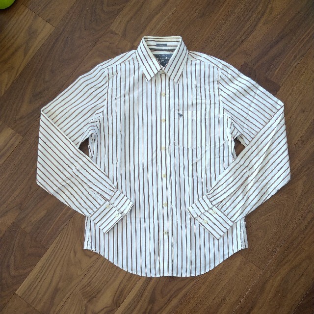 Abercrombie&Fitch(アバクロンビーアンドフィッチ)のアバクロ　メンズシャツ　Mサイズ メンズのトップス(シャツ)の商品写真