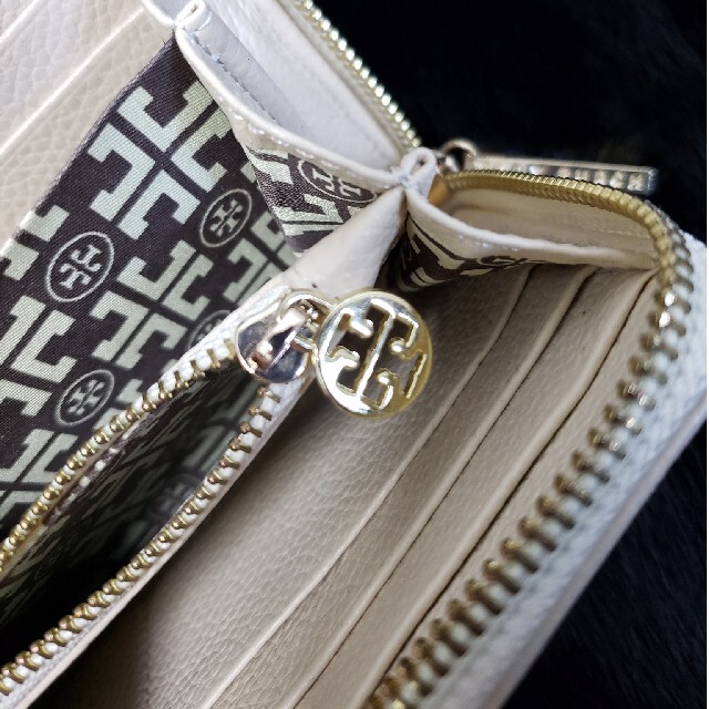 Tory Burch(トリーバーチ)のトリーバーチ　長財布　ベージュ　Tory Burch　並行輸入品 レディースのファッション小物(財布)の商品写真