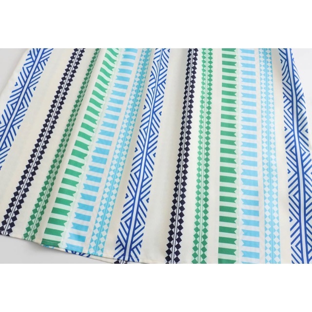 🌿5月新作🎏7926◆vintage レトロ 柄 フリル ブラウス レディースのトップス(シャツ/ブラウス(半袖/袖なし))の商品写真