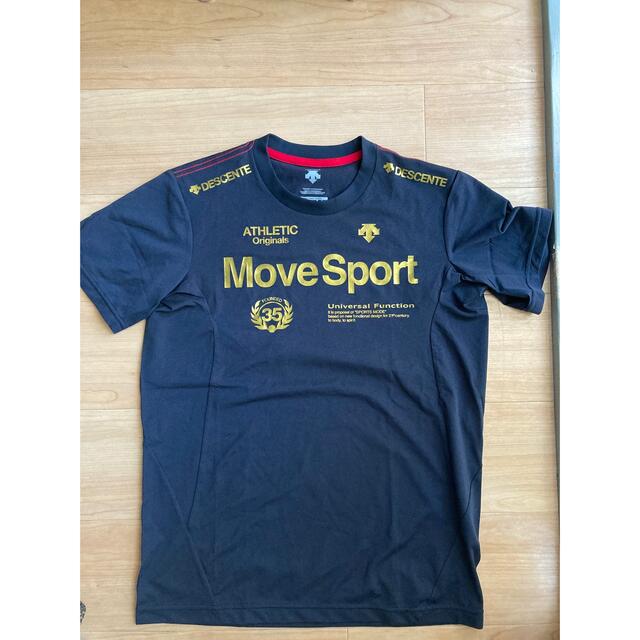 DESCENTE(デサント)のしんかんせん♪好き♪様専用　Move Sport  Tシャツ スポーツ/アウトドアのランニング(ウェア)の商品写真