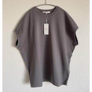 ニジュウサンク(23区)の【新品タグ付き】23区＊38サイズ＊抜群シルエットのエディターズフレンチスリーブ(カットソー(半袖/袖なし))