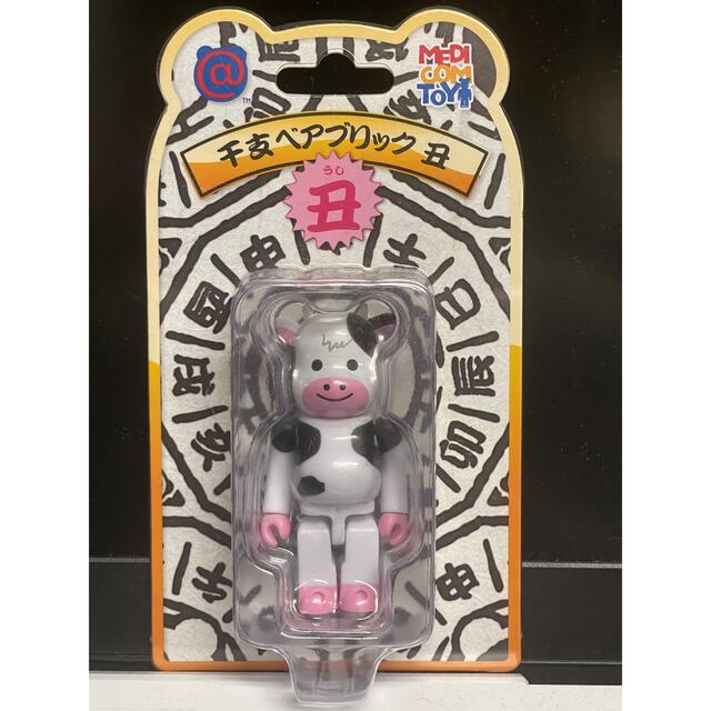 BE@RBRICK 干支 丑 100% ベアブリック 牛