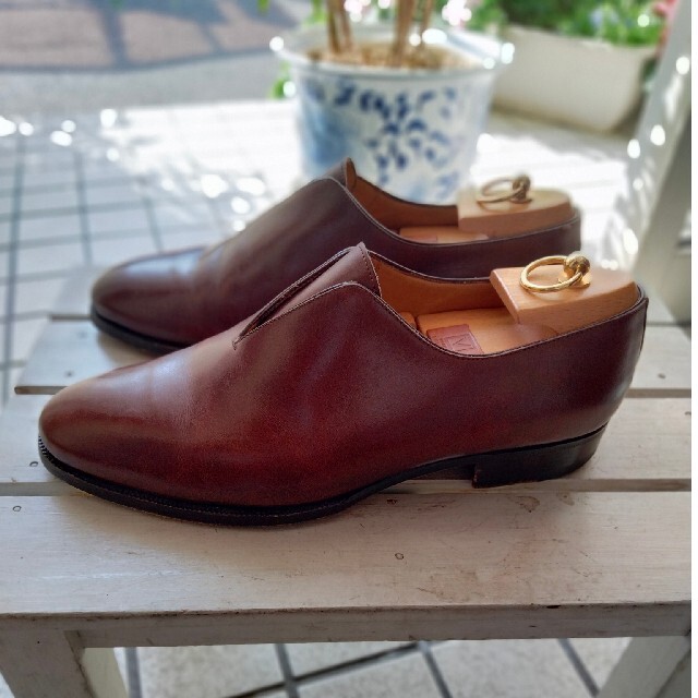 希少美品 スリッポン 40.5 Le Yucca's SLIT SLIP ON メンズの靴/シューズ(ドレス/ビジネス)の商品写真