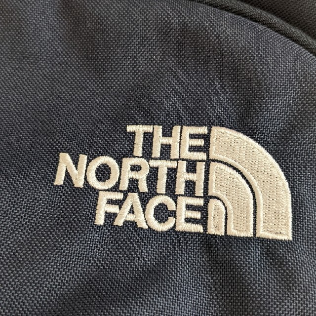 THE NORTH FACE(ザノースフェイス)のTHE NORTH FACE　リュック　バックパック　ネイビー レディースのバッグ(リュック/バックパック)の商品写真