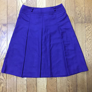 アールユー(RU)のru 紫 スカート 上品 美品(ひざ丈スカート)