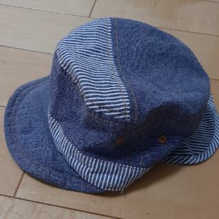 ニシマツヤ(西松屋)の帽子　キャップ　日焼け防止　デニム　48センチ(帽子)