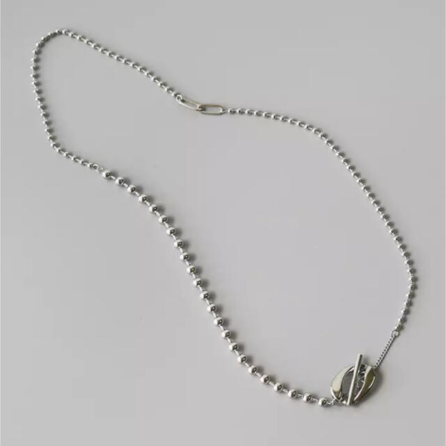 BEAUTY&YOUTH UNITED ARROWS(ビューティアンドユースユナイテッドアローズ)のAsymmetry ball necklace silver No.805 レディースのアクセサリー(ネックレス)の商品写真