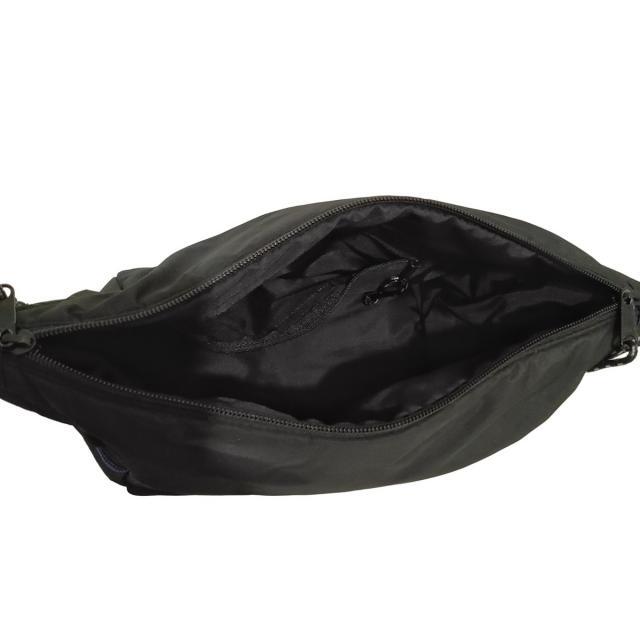 TOGA(トーガ)のトーガ ショルダーバッグ美品  - ナイロン レディースのバッグ(ショルダーバッグ)の商品写真