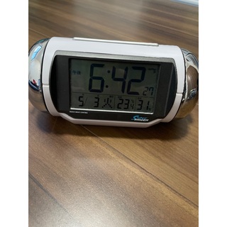 セイコー(SEIKO)のセイコー 大音量目覚まし時計 スーパーライデン　ホワイト　白　置き時計(置時計)
