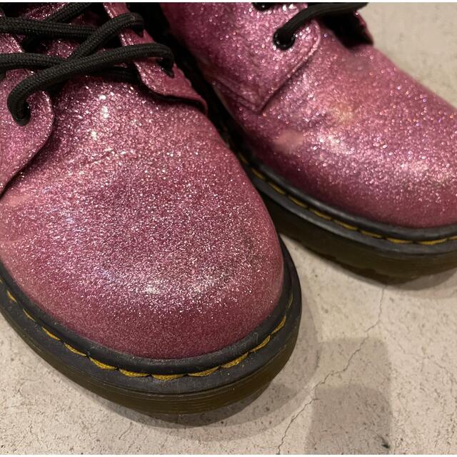 Dr.Martens(ドクターマーチン)のDr.Martens ピンク ラメ キッズ/ベビー/マタニティのキッズ靴/シューズ(15cm~)(ブーツ)の商品写真