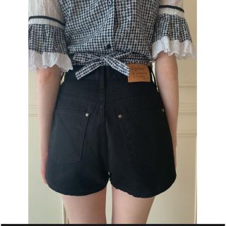 エピヌ(épine)のépine high-waist denim short pants black(ショートパンツ)