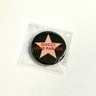 グッチ(Gucci)の限定レア新品未使用☆GUCCI LOVE PARADE 缶バッジ グッチ バッチ(ノベルティグッズ)