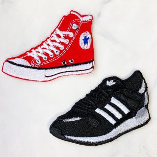 コンバース adidas スニーカー《2枚》アイロン刺繍ワッペン　オールスター(各種パーツ)