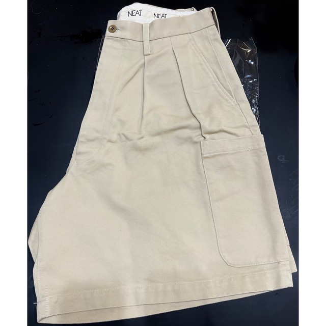 neat katsuragi cargo shorts beige L メンズのパンツ(ショートパンツ)の商品写真