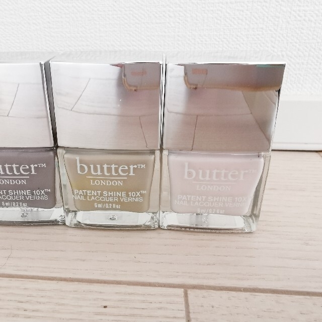 butter LONDON(バターロンドン)の【専用】ネイルポリッシュ☆バターロンドン＆シャネル コスメ/美容のネイル(マニキュア)の商品写真