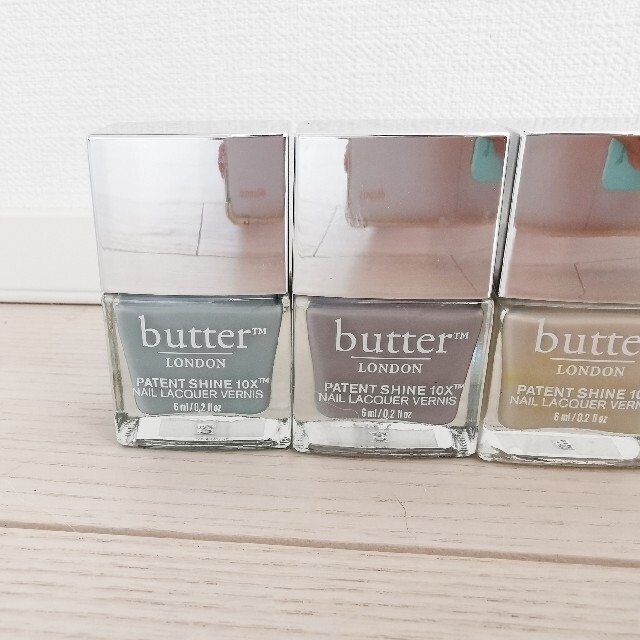 butter LONDON(バターロンドン)の【専用】ネイルポリッシュ☆バターロンドン＆シャネル コスメ/美容のネイル(マニキュア)の商品写真