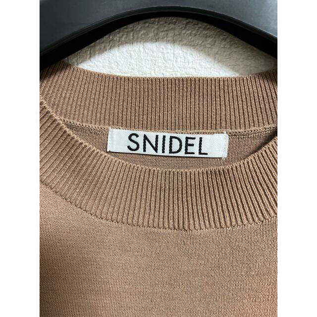 SNIDEL(スナイデル)の✴︎snidel フリルニットプルオーバー ブラウン✴︎ レディースのトップス(カットソー(半袖/袖なし))の商品写真