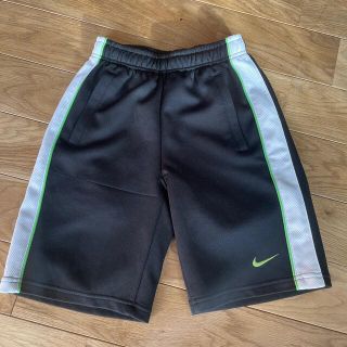 ナイキ(NIKE)の半ズボン　NIKE 120cm xxs(パンツ/スパッツ)