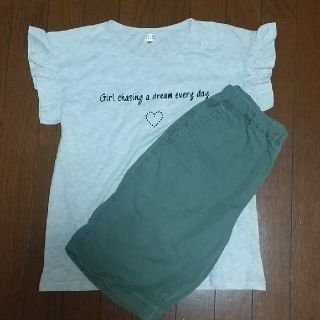 ユニクロ(UNIQLO)のユニクロ ハーフパンツ 150 カーキ色 Tシャツ付(パンツ/スパッツ)