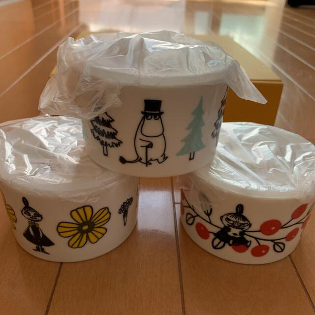 MOOMIN(ムーミン)のムーミン　高気密レンジ容器4点セット インテリア/住まい/日用品のキッチン/食器(食器)の商品写真