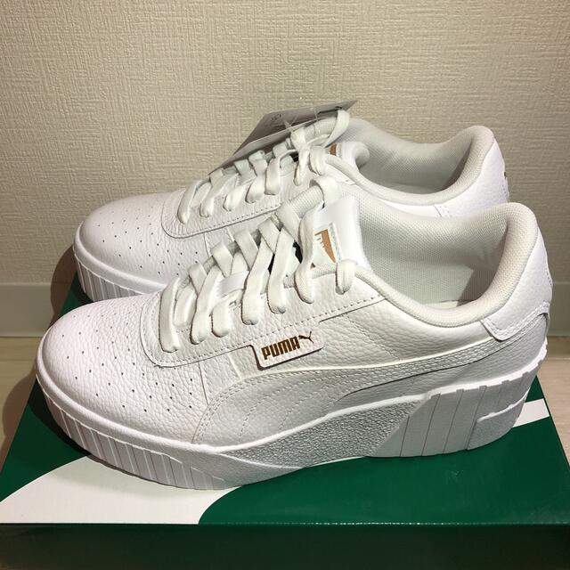 NiziU着用モデル CALI ウェッジ ウィメンズ スニーカーPUMA 白