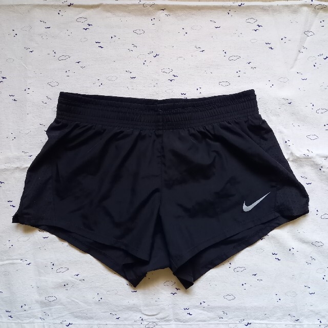 NIKE(ナイキ)の専用です！ナイキ　ドライフィット　ランニングパンツ🎵 スポーツ/アウトドアのランニング(ウェア)の商品写真