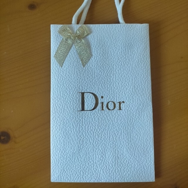 Dior - Dior紙袋サイズ違いで2枚の通販 by ようこ's shop Dior - Dior紙袋サイズ違いで2枚の通販 by ようこ's shop
