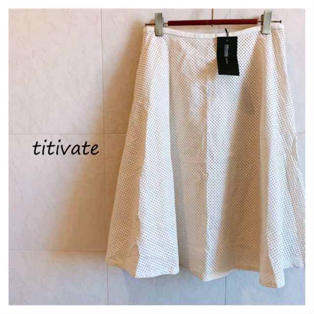 titivate(ティティベイト)のtitivate フレアスカート 合皮 パンチング フェイクレザー レディースのスカート(ひざ丈スカート)の商品写真