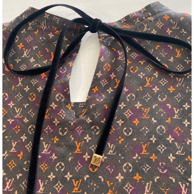 LOUIS VUITTON(ルイヴィトン)のＧＷ値下げ‼️ルイヴィトン　ブラウス レディースのトップス(シャツ/ブラウス(半袖/袖なし))の商品写真