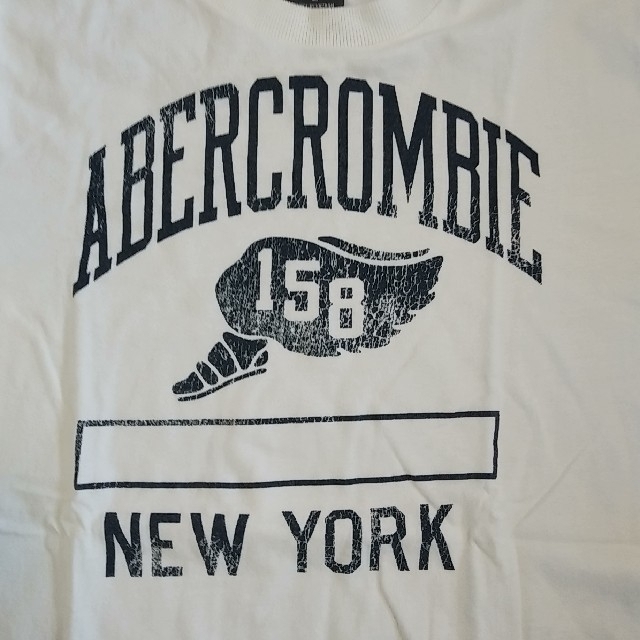 Abercrombie&Fitch(アバクロンビーアンドフィッチ)の[美品] ｱﾊﾞｸﾛ Tｼｬﾂ(半袖) ﾎﾜｲﾄ L メンズのトップス(Tシャツ/カットソー(半袖/袖なし))の商品写真