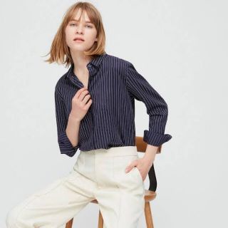 ユニクロ(UNIQLO)のUNIQLO レーヨンストライプブラウス（長袖）(シャツ/ブラウス(長袖/七分))